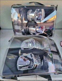 07-13 Chevrolet Silverado Headlights

Luces Micas Calaveras Faros Faroles Focos

Chevy Headlamps