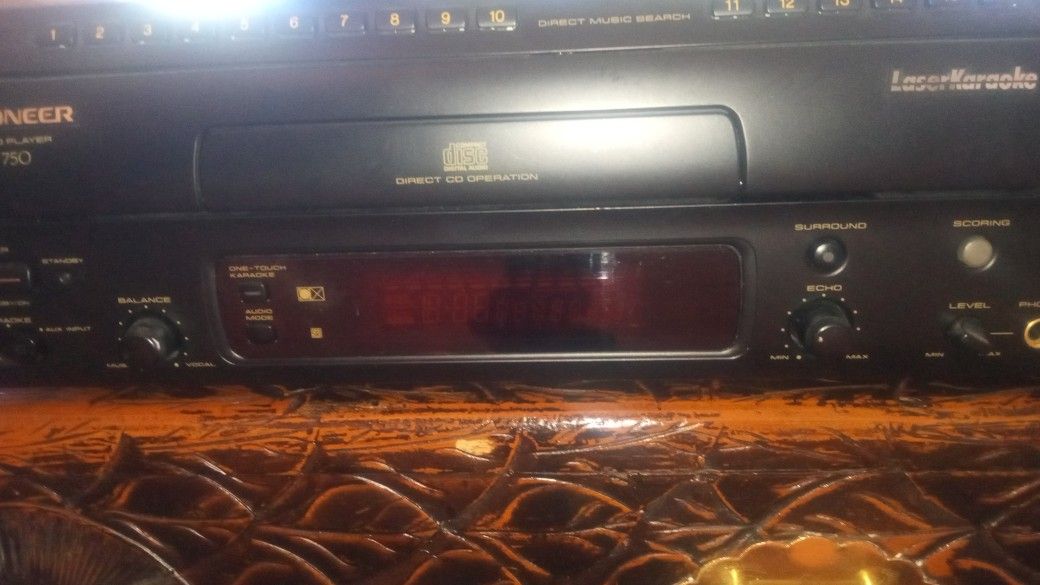 Laser Disc Player CLDV750
