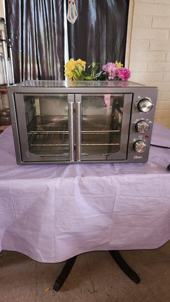 Large Oster Airfryer/Convection/ Toaster  Oven 