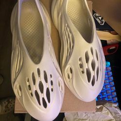 Adidas Foam Runner ‘Sand’ Size 11 