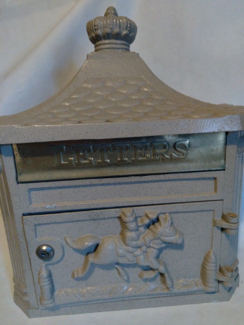 Victorian mail Box