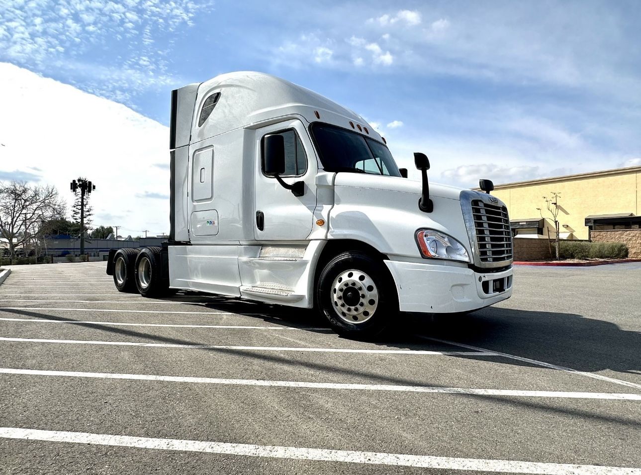 2016 Freightliner Cascadia Double Sleeper Kenworth Mac Volvo Big Rig 18