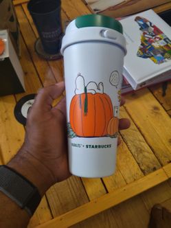 Starbucks tumbler peanuts colab new
