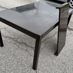 Dining room table with leaf