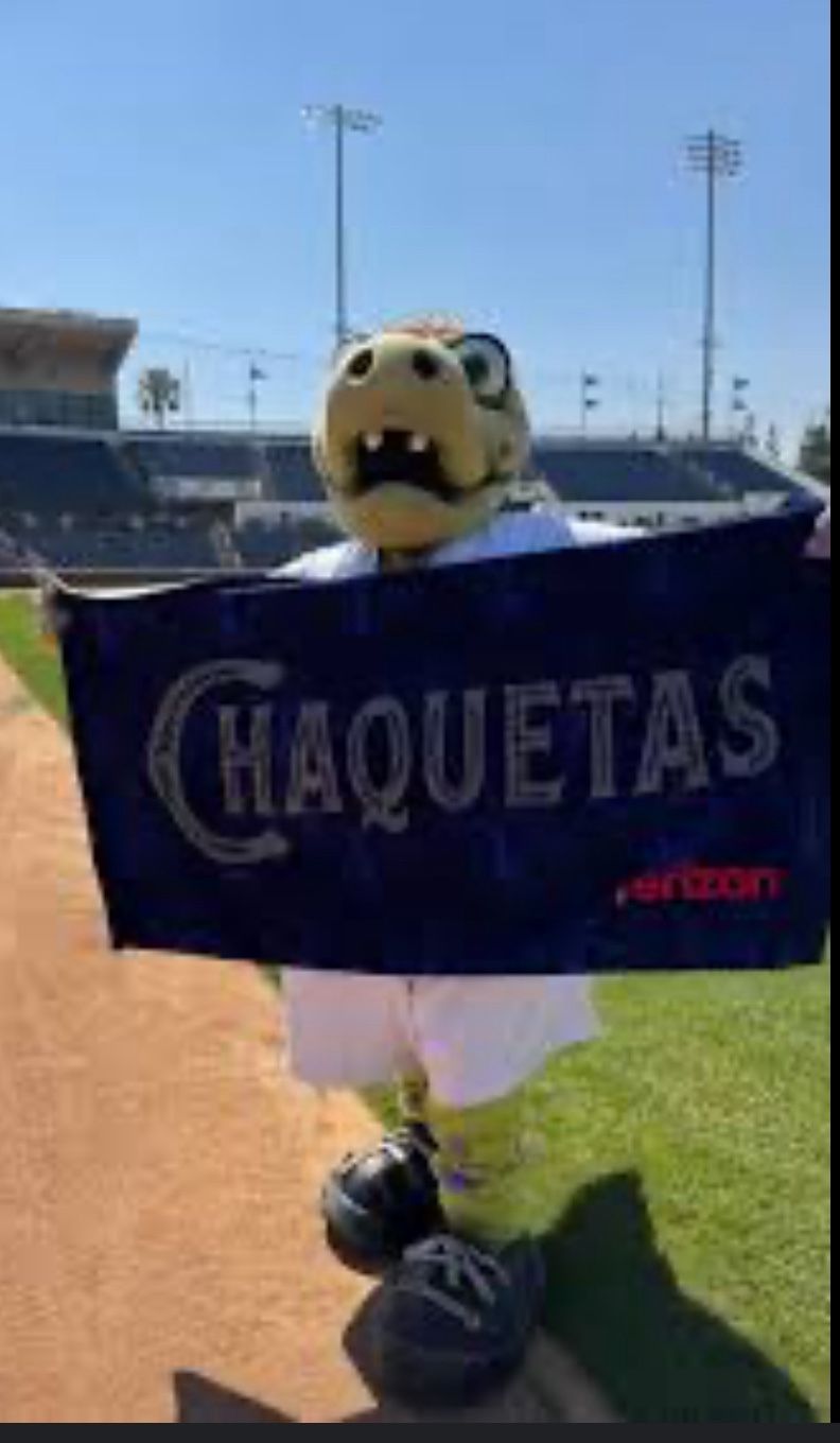 RC Quakes Chaquetas Beach Towel