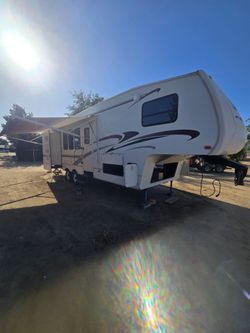 Beautiful clean travel trailer 100% Ready
