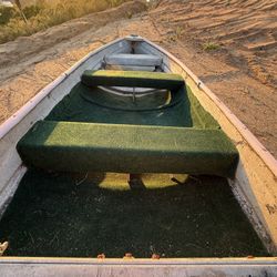 $600Aluminum Boat 10feet Long With trailer