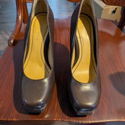 Nine West Heleneo Leather women's high heel shoes pumps, size: 5 , with Snak like on heel and platform, Good conditions, Color: Brown. School, Work, 
