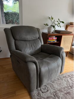 Power Recliner with USB PORT