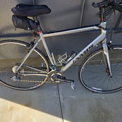 Size 56 Jamis Ventura Road Bike