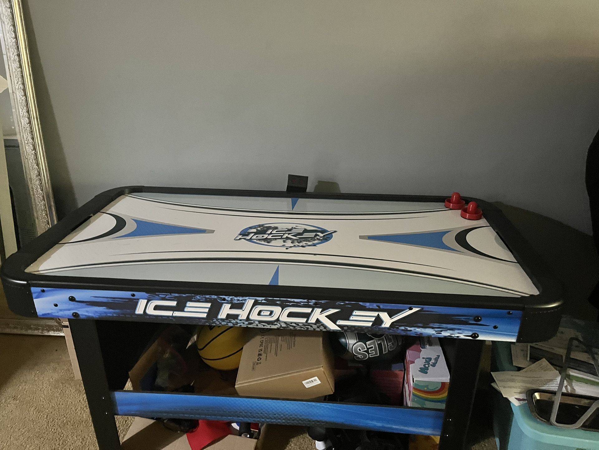 Hathaway Face-Off 5-Foot Air Hockey Game Table