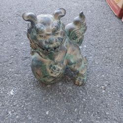Foo.  Dog Lion