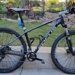 Focus Raven 29er Medium Specialized Epic Trek