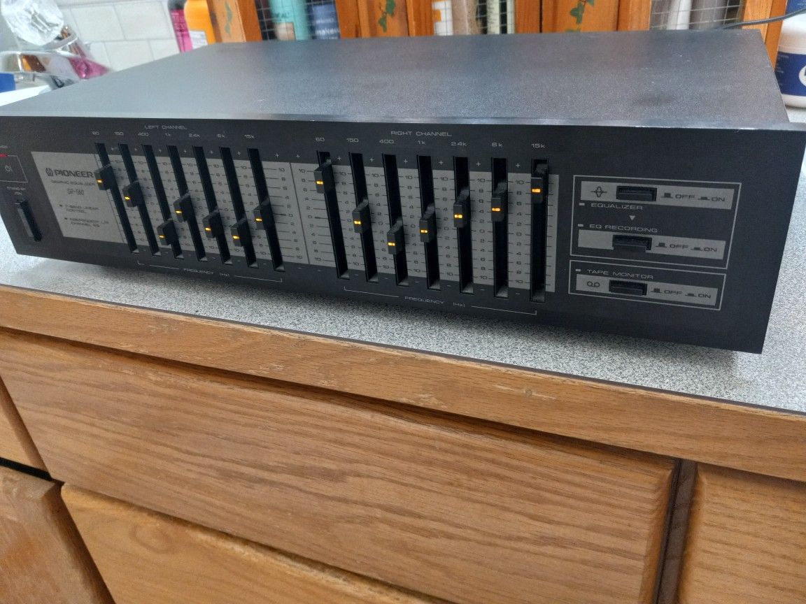 Vintage Pioneer GR-560 Graphic Equalizer