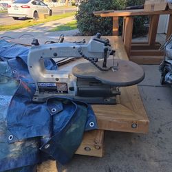 Dremel 1680 16-inch variable speed scroll saw.
Good working condition! 41$