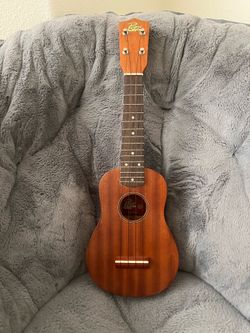 Soprano Ukulele with Gig Bag Excellent Condition