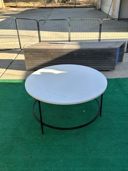 Quarts tables / table tops