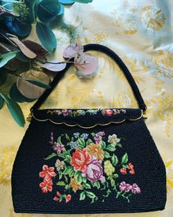 Vintage hand beaded hand bag