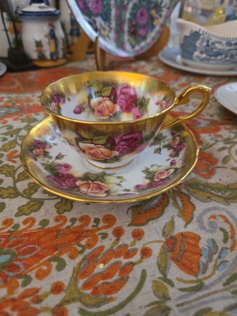 Golden Chelsea Tea Cup And Saucer