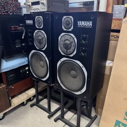 Yamaha NS 1000M