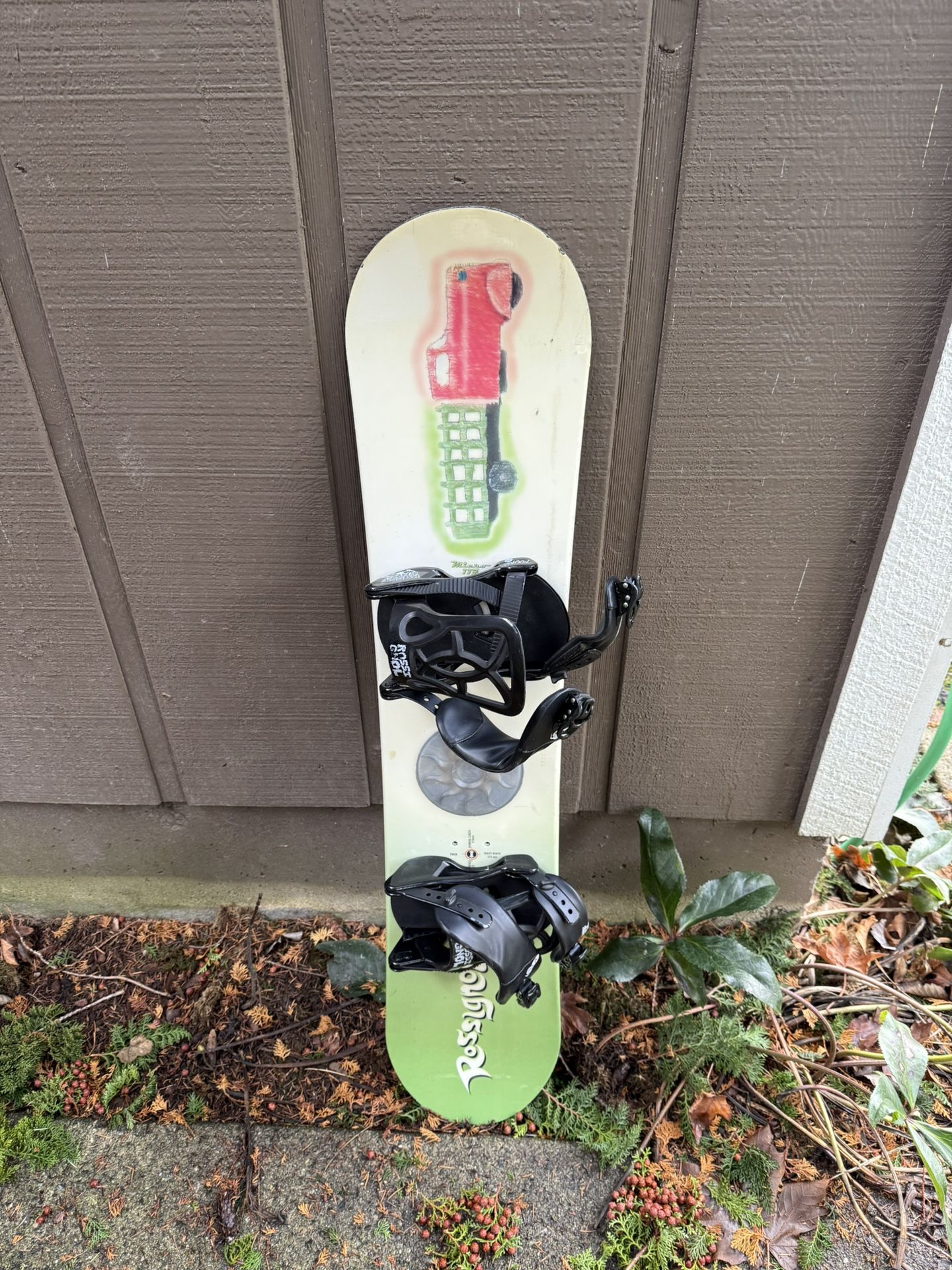 Vintage/Retro Snowboard with Bindings - 46 Inches (Youth/Kids) 🏂