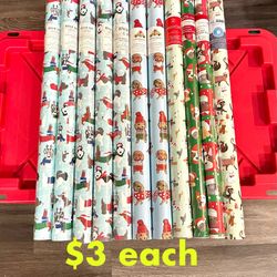 Holiday Dog/Cat Print Premium Gift Wrap