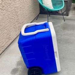 38 Quart Coleman Cooler on Wheels