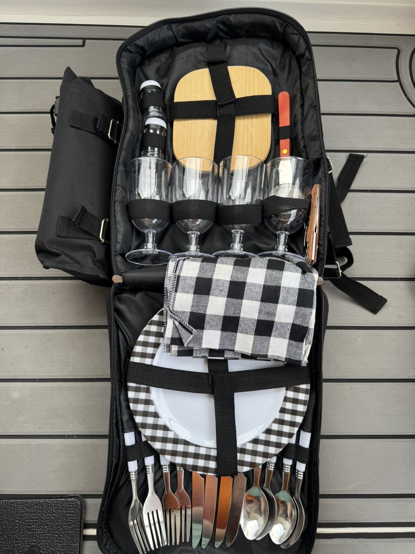 2 Person Picnic Backpack / Picnic Basket with...