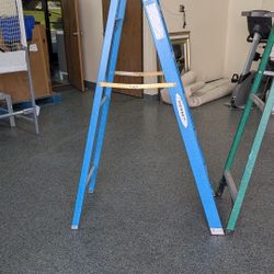 WARNER 6FOOT FIBERGLASS LADDER. $50. CITY OF ORANGE 🍊