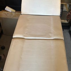 Esthetician Bed 