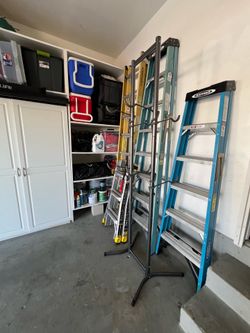 Gravity bike rack