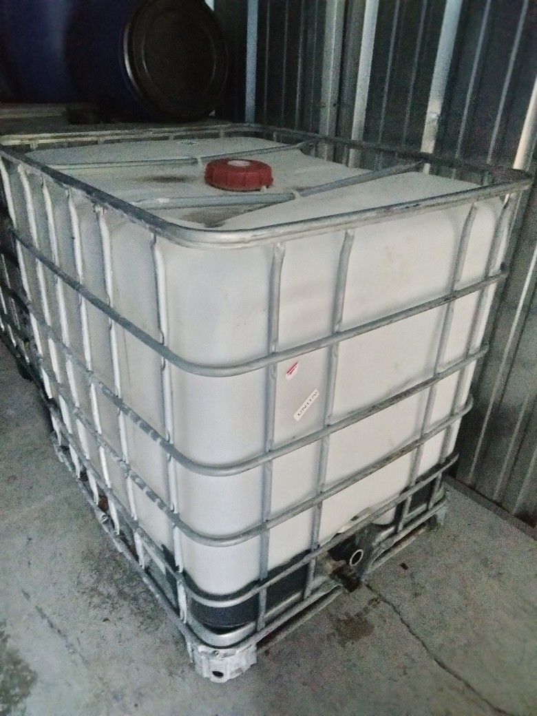 275 Gallon Tank