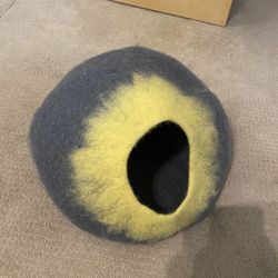 Meowfia Felt Kitty Cave 