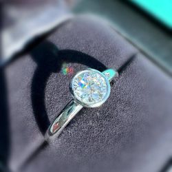 $11,500 Tiffany Co VS1 E color 0.83ct Platinum Round Diamond Solitaire Engagement Ring Bezel setting