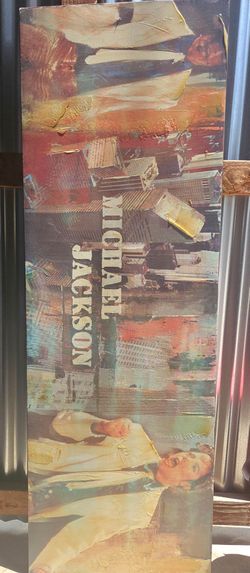 Michael Jackson customized sign for The Ultimate Collection box set, released around 2004.
59.1/2 inches long
19. 1/2 inches high 
Great art 
Excellen