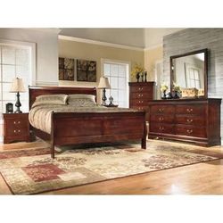 Alisdair Queen Sleigh Bed with Mirrored Dresser