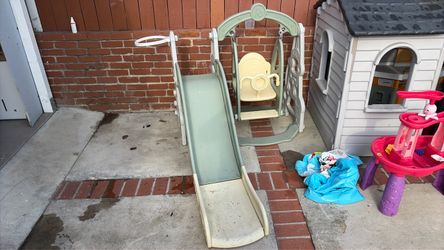 Kids slide and swing play set