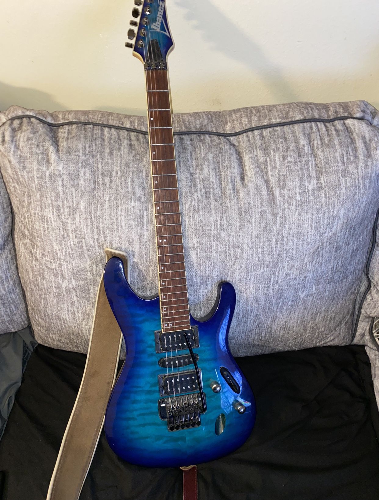 Ibanez S670QM Electric guitar Sapphire Blue