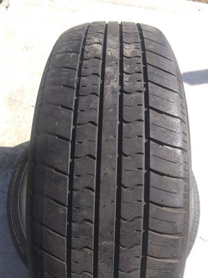 Photo 14  tires with 35%-40% tread