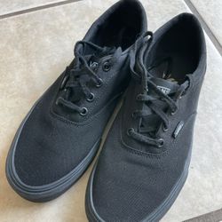Women’s Black Vans Size 9 (US)
