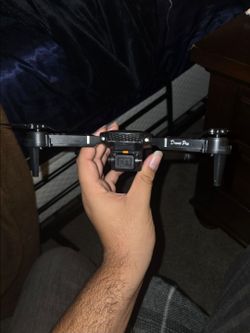 Pro Drone E88