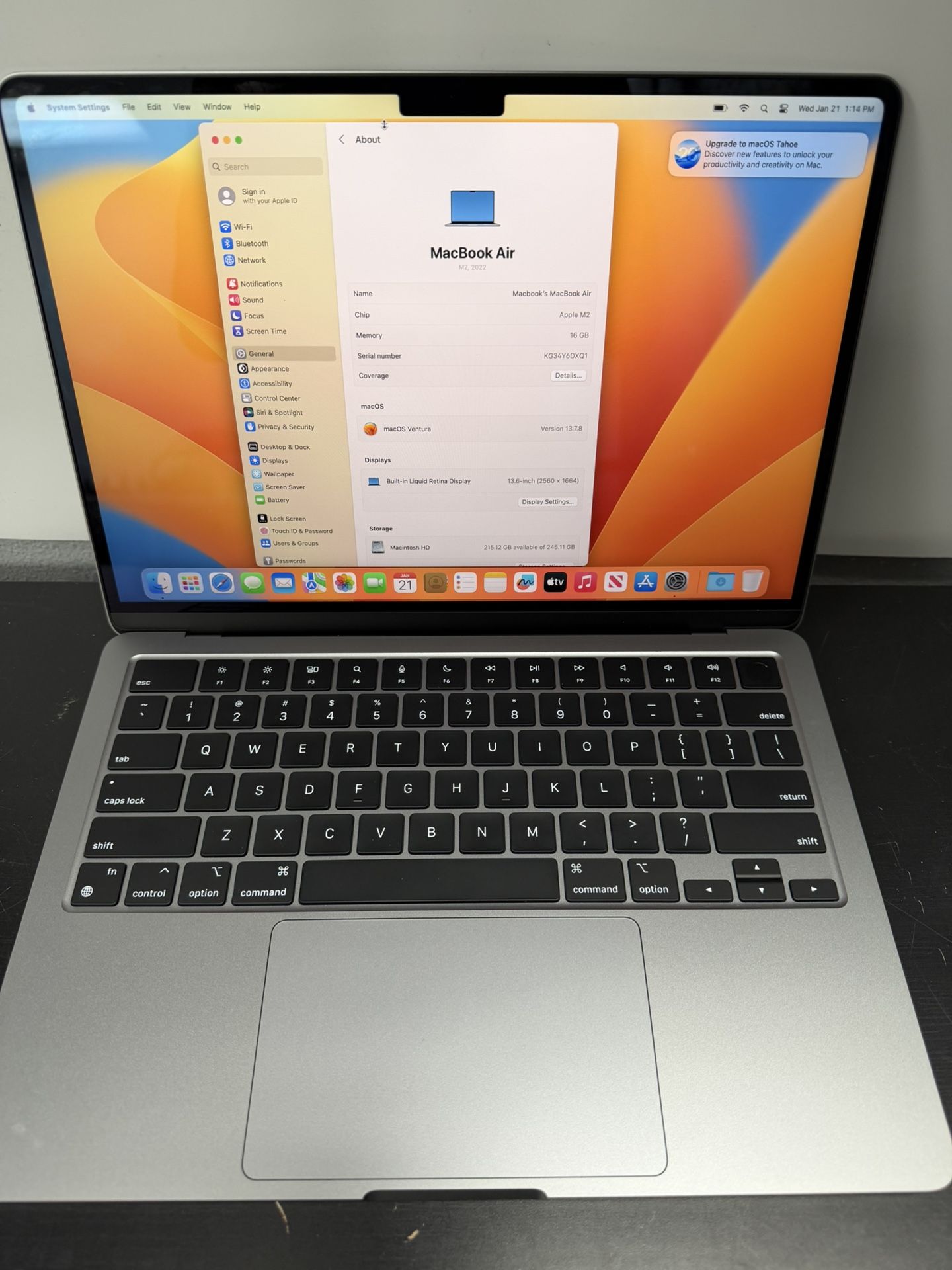 Macbook Air 2022 13.6” Apple M2 16gb RAM 256gb Memory