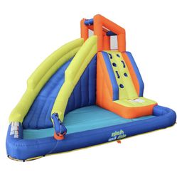 My First Splash 'n Slide combines the fun of climbing, sliding and water play for your kids. Made with puncture- and UV-resistant materials with a PVC