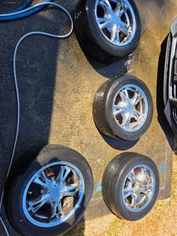 S10 Set of 4 Chrome Rims with Tires