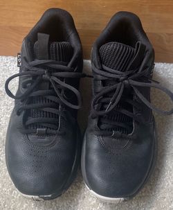 Under Armour Boys Lockdown 7 Black Basketball Shoes Sneakers U S size 7.5
