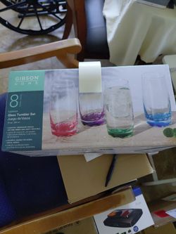 Brand new 8 piece tumbler set