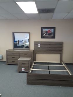 4 PC queen bedroom set with queen bed frame dresser mirror nightstand on sale now