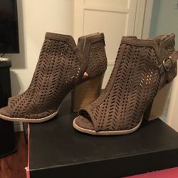 Shoes brand new $20! Size 7