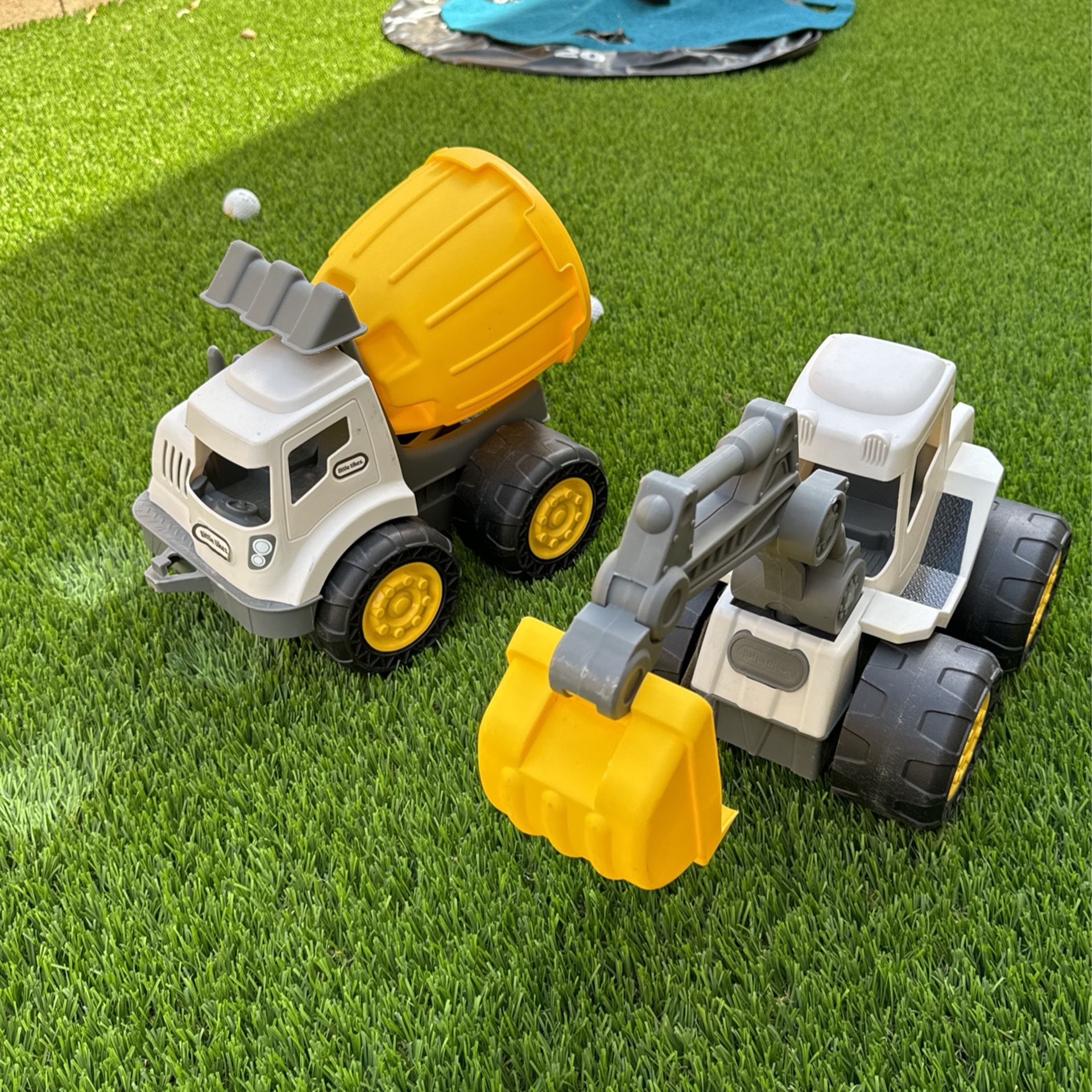 Two Little Tikes Trunk/ Big Digger Sandbox 