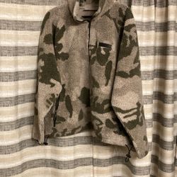 Essentials Camo Fleece